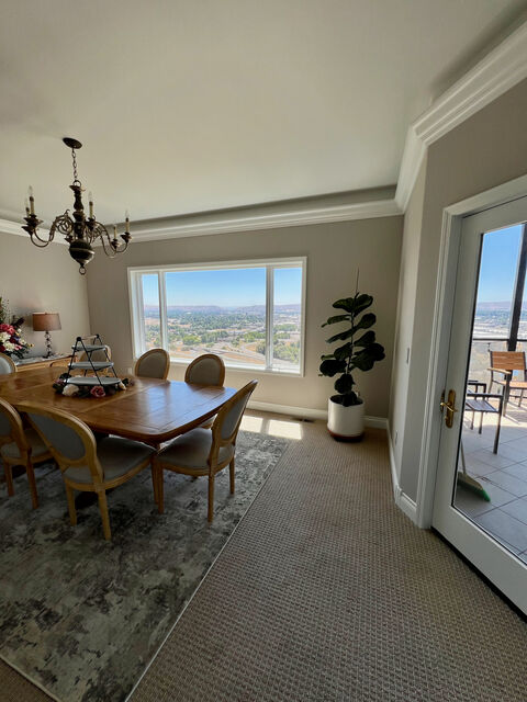 Dining room, interior wall and trim